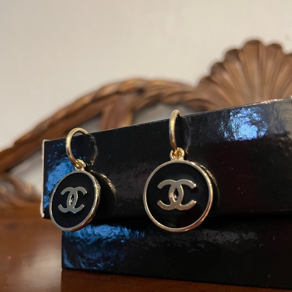 RESERVED Chanel CC Drop Earrings Interlocking Gold Tone Resin - Picture 3 of 9